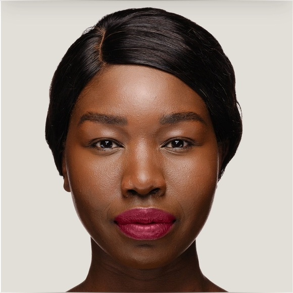 Yensa Super 8 VIBRANT SILK LIPSTICK in the colour Noble - Picture 16 of 16